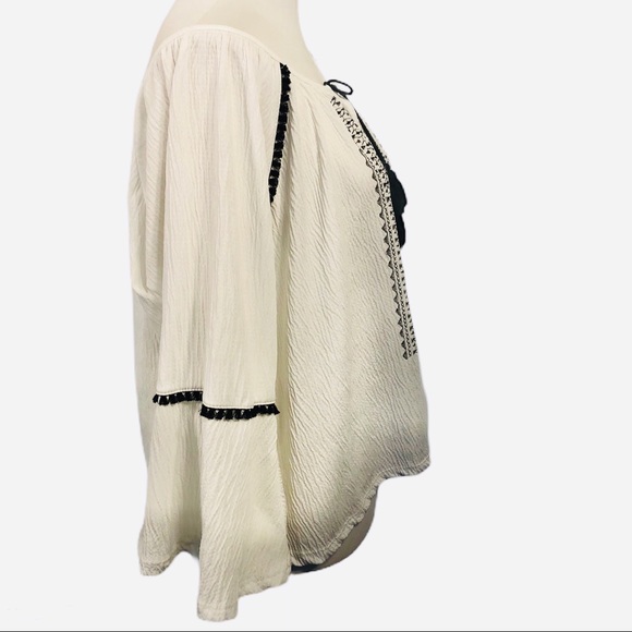 Boho Peasant Top White Blue Embroidered Tassel Neck ￼Top Small Petite - Picture 5 of 9